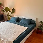 Cozy City Center Apartment & Suitable For Digital Nomads