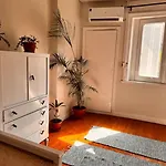 Cozy City Center Apartment & Suitable For Digital Nomads